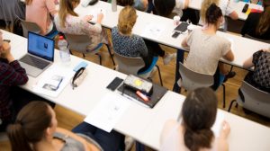 Hörsaal mit Studierenden an der PHB