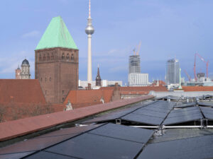 Photovoltaikanlage auf dem Dach der PHB